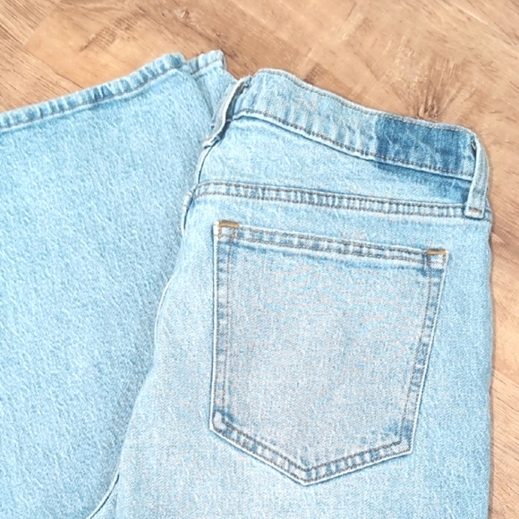 🎉Host Pick🎉 Abercrombie & Fitch Light Blue High Rise Jeans - Picture 6 of 6